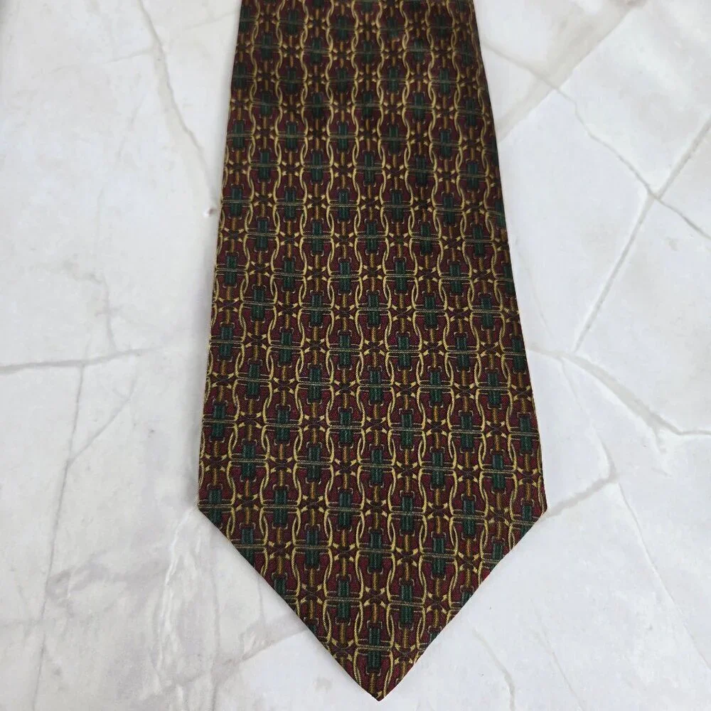 Richel Deluxe 100% Silk Men's Tie Red Gold Green Interlocking Pattern